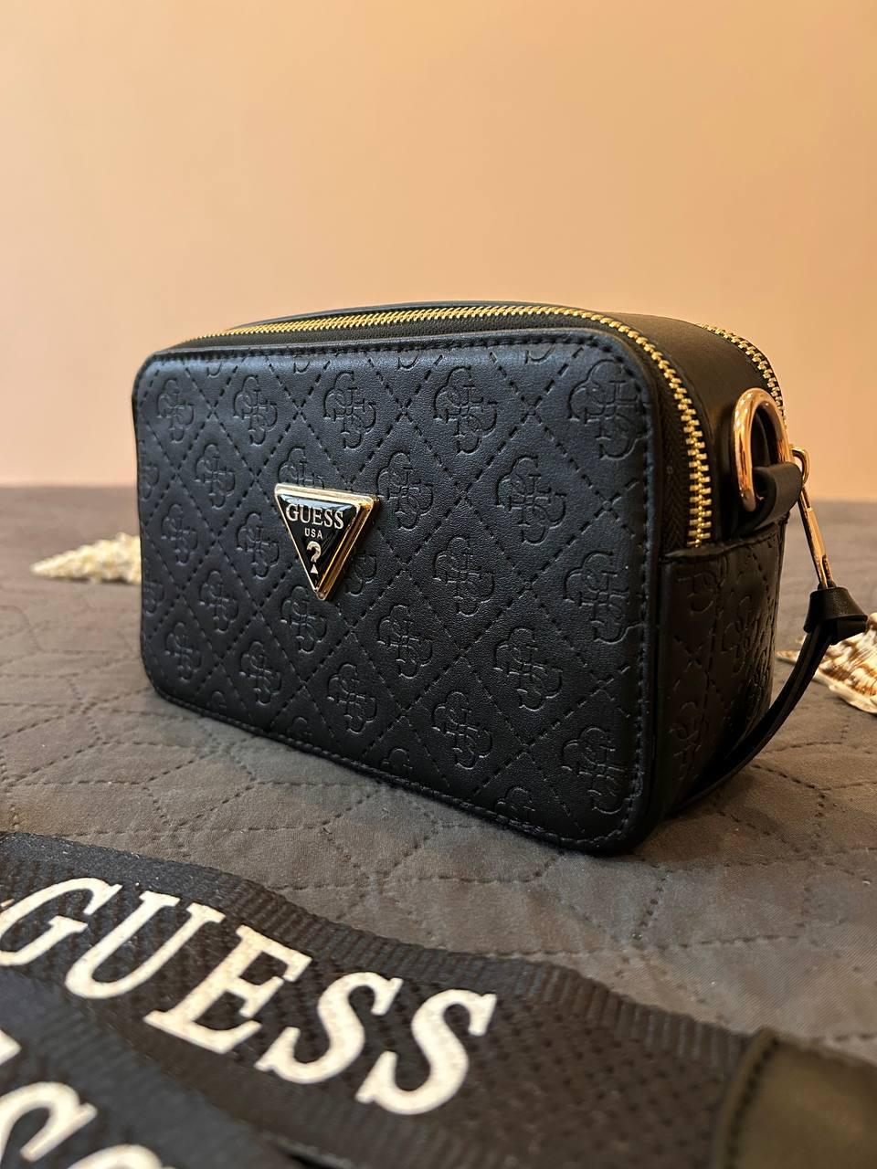 Жіноча сумка Guess The Snapshot Bag Total Black (Чорна) Екошкіра Крос Боді на 2 відділення широкий ремінь Гесс