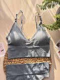 Стильний трикотажний комплект жіночої білизни з топа і трусиків стрінгів, фото 3
