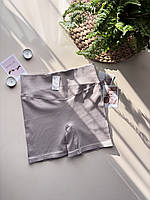 Жіночі короткі спортивні шорти в рубчик