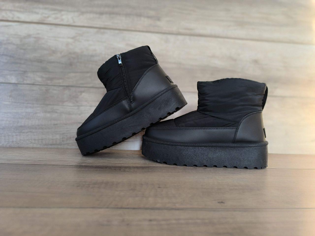 Напівчеревики дутики UGG уги ЧОРНІ зі змійкою на високій платформі непромокаючі жіночі зимові напівшкірки