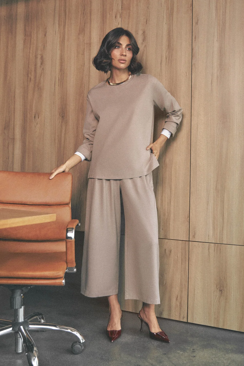 Класичні брюки кюлоти широкі з італійської тканини 42-52 розміри різні кольори бежеві, фото 1