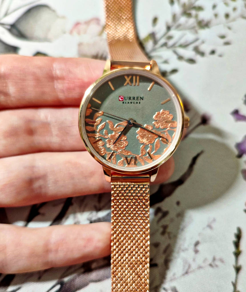 Прикольний жіночий годинник із маленьким циферблатом, Годинник жіночий класичний з ремінцем - фото покупців 1