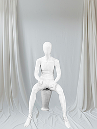 Манекен чоловічий сидячий