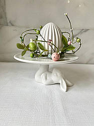 Підставка для торта/пасхи керамічна Кролик, 21.5*21.5*9.5см, колір - глянсовий білий 304-033