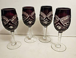 Кольорові кришталеві келихи для вина