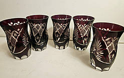 Кольорові кришталеві келихи для вина