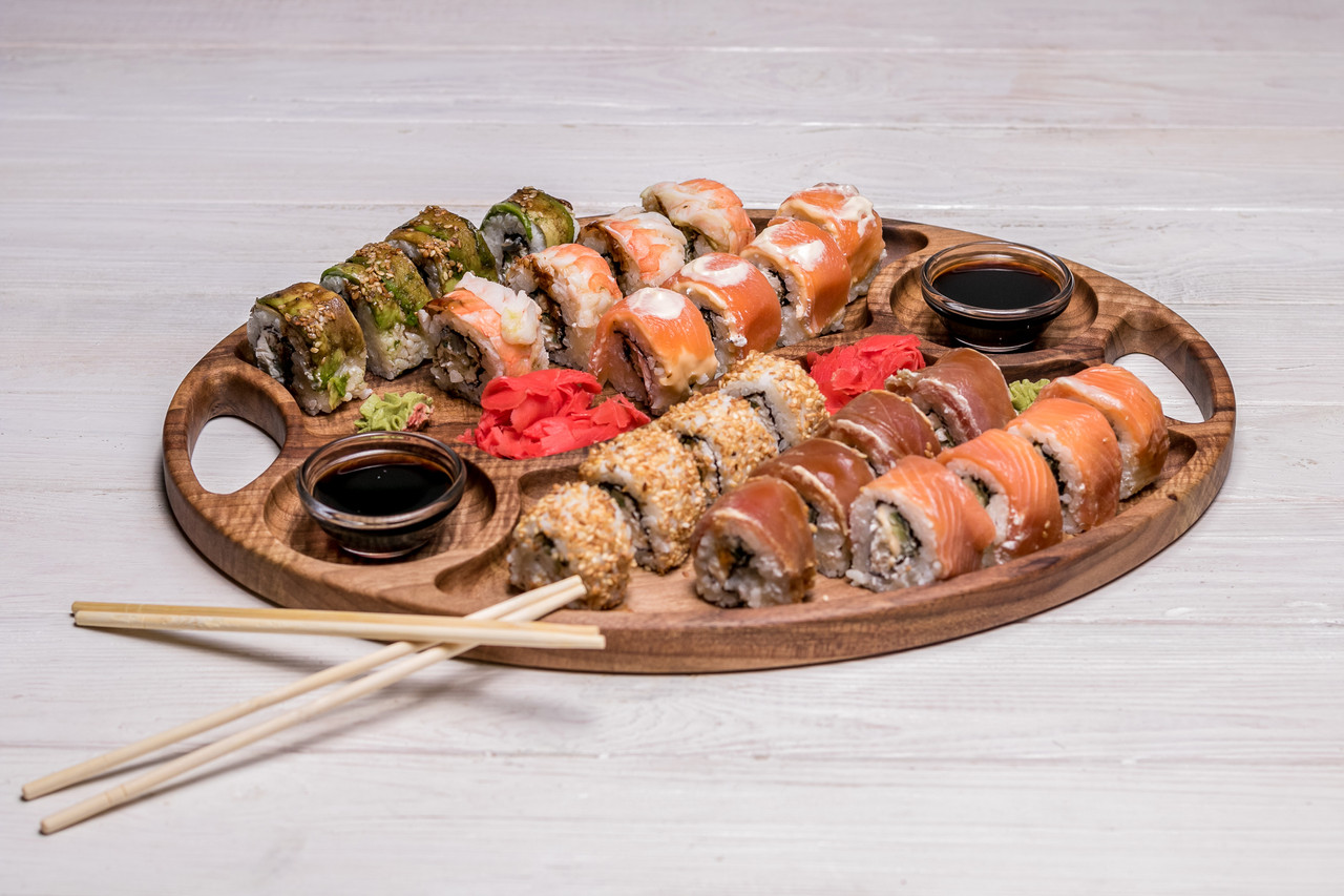 Дерев'яна тарілка для закусок Манежниця Підніс для сервірування подачі фруктів солодощів із логотипом