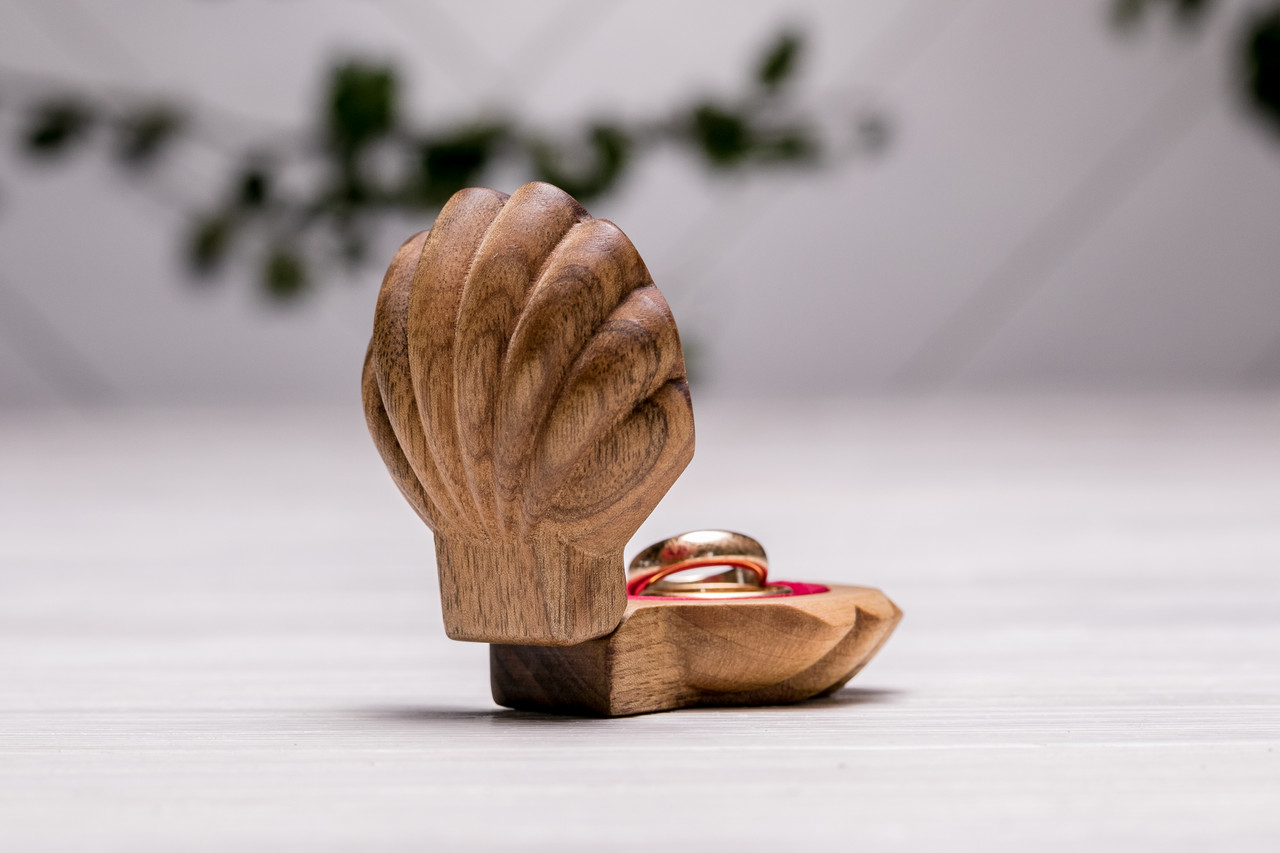 Дерев'яна скринька-коробочка для весільних кілець «Мушля» Весільні аксесуари, фото 1