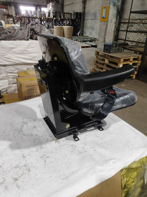 Сидіння мінітрактора Xingtai 120-244/DW120-244/Shifeng 24/244 по