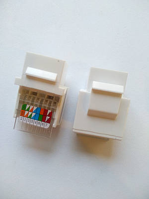 Роз'єми RJ45 (8P8C), RJ11 (6Р4С), RJ12 (6Р6С), 4Р4С