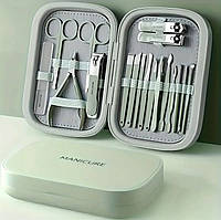 Манікюрний набір MANICURE Maxi 18 предметів зелений