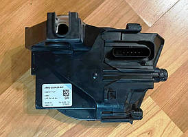 Range Rover Velar замок дверки ліва перед J8A2-203A29-AH