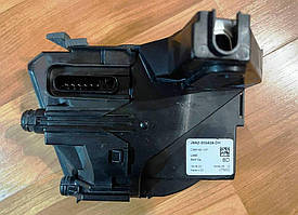 Range Rover Velar замок дверцята права перед J8A2-203A28-DH