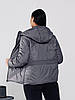 Жіноча коротка весняна куртка стьобана з капюшоном, на змійці, батал великі розміри, фото 2