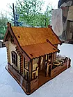 Декоративна дерев'яна підставка для пляшки Будиночок зі стопками, Хатинка, фото 3
