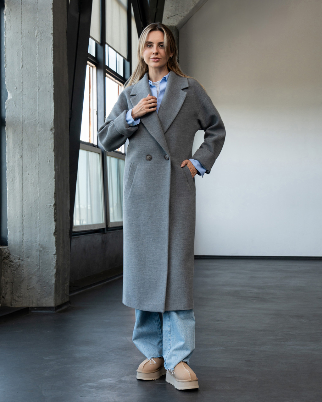 Зимове довге жіноче пальто вільного крою з кашеміру сірого кольору, фото 1