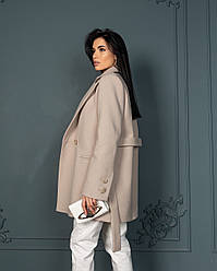 Вільне сучасне трендове демісезонне жіноче пальто піджак у кольорі латте
