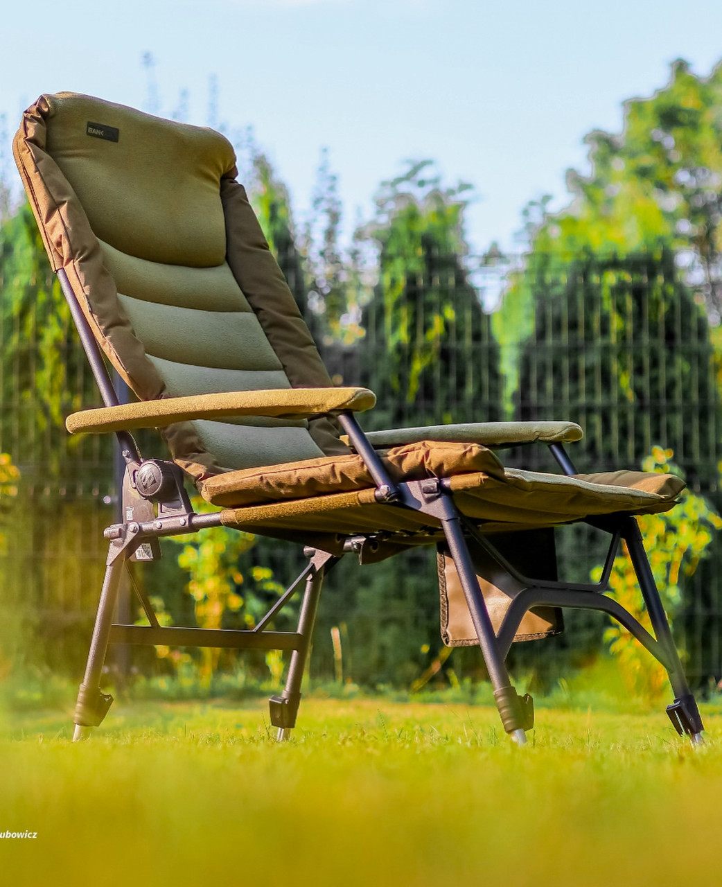 Коропове крісло SONIK BANK-TEK HI-BACK RECLINER