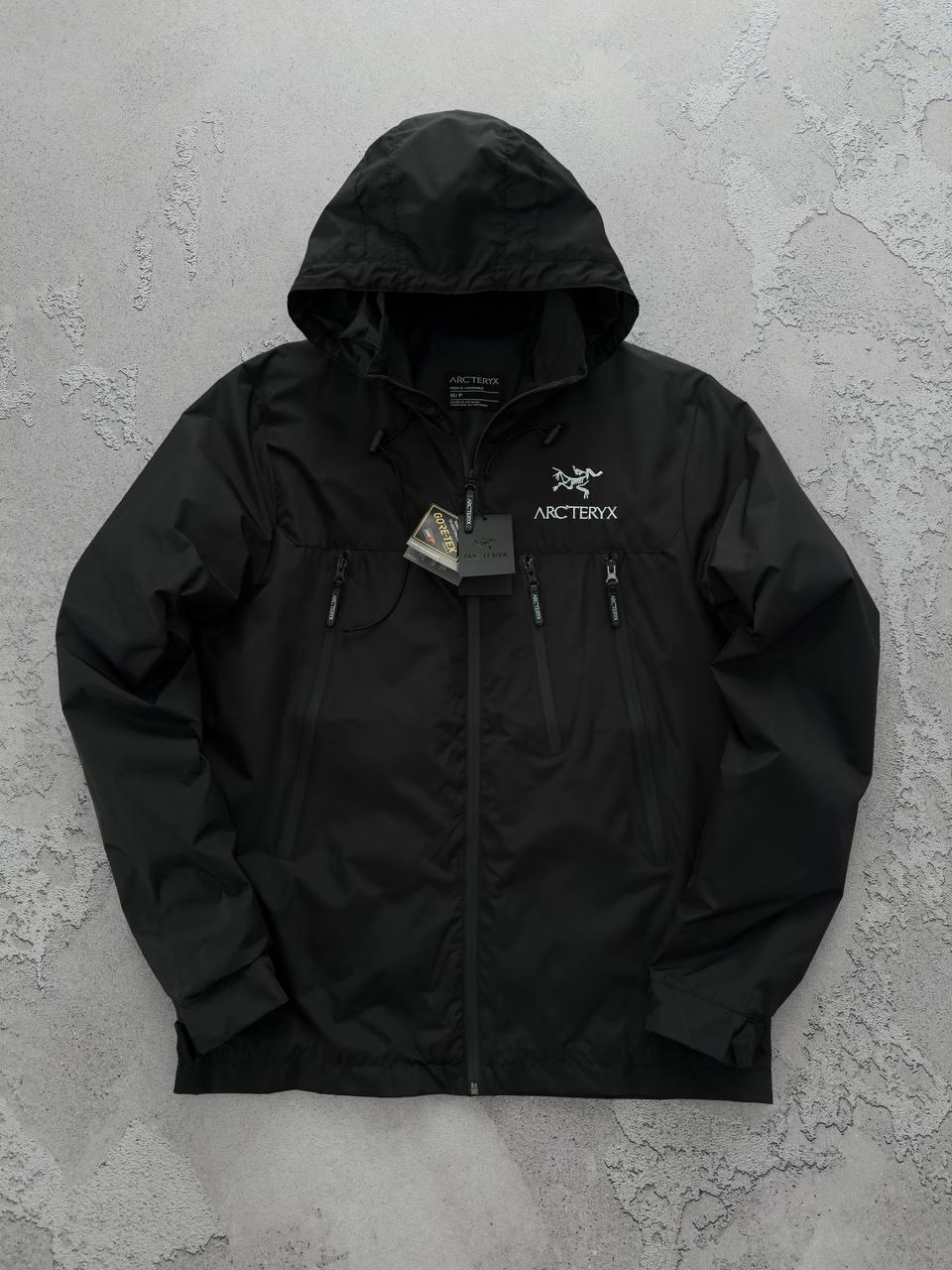 Чоловіча куртка Arcteryx чорна на Gore-Tex осіння весняна Куртка демісезонна легка з капюшоном