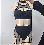 Комплект жіночої білизни чорного кольору з сіткою, ліф, пояс, трусики та чоппер, фото 2