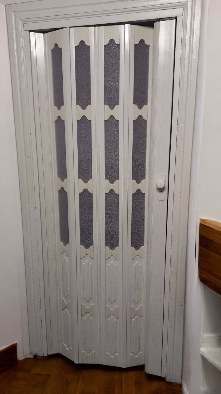 Напівзасклені двері гармошка 86x203см посилені. Білий ясен. Доставка, фото 1