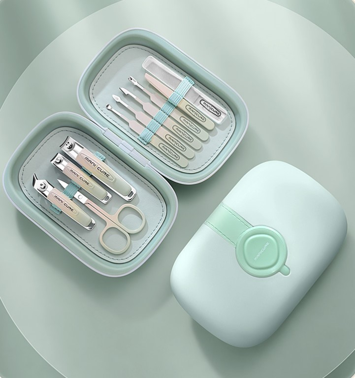 Маникюрний набір MANICURE Spase 10 предметів м'ятний