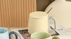 Кухоль Стильний кольоровий всередині з кришкою