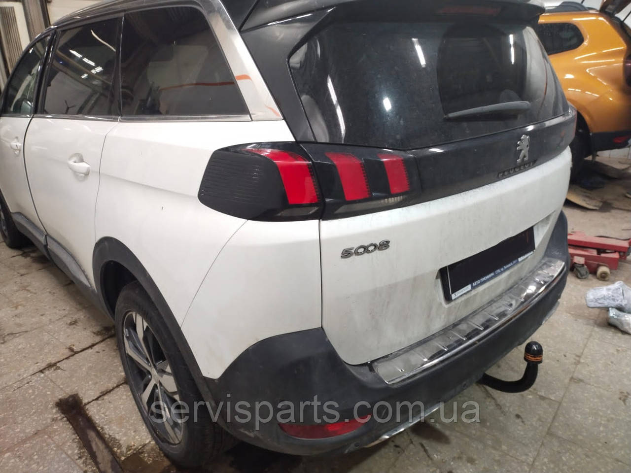 Фаркоп Peugeot 5008 II 2017-2024 (Пежо 5008 II)