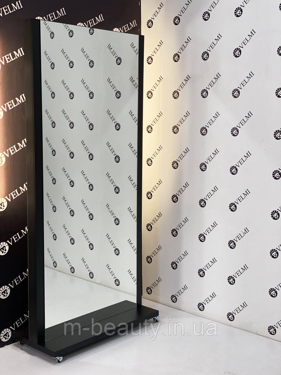 Перукарське пересувне дзеркало Dina дзеркала підлогові для салонів краси VM743, фото 1