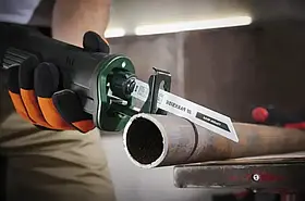 Акумуляторна шабельна пилка Bass Polska Foxtail 5816 з потужним мотором та багатофункціональними насадками для різання