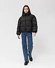 Жіноча стьобана коротка куртка чорна оверсайз до -5°С без капюшона з утеплювачем весняна осіння, фото 2