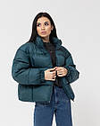Жіноча стьобана коротка куртка оверсайз зелена до -5°С без капюшона з утеплювачем весняна осіння, фото 2