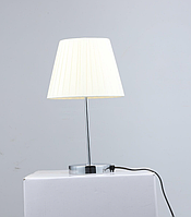 Настольная лампа классическая с абажуром из ткани для спальни прикроватная с тканевым абажуром для прикроватной тумбы Sirius N6569