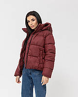 Жіноча стьобана коротка куртка оверсайз бордова до -5°С з капюшоном утеплена весняна осіння