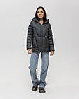 Жіноча стьобана куртка графітова до -5°С з капюшоном з утеплювачем весняна осіння, фото 2