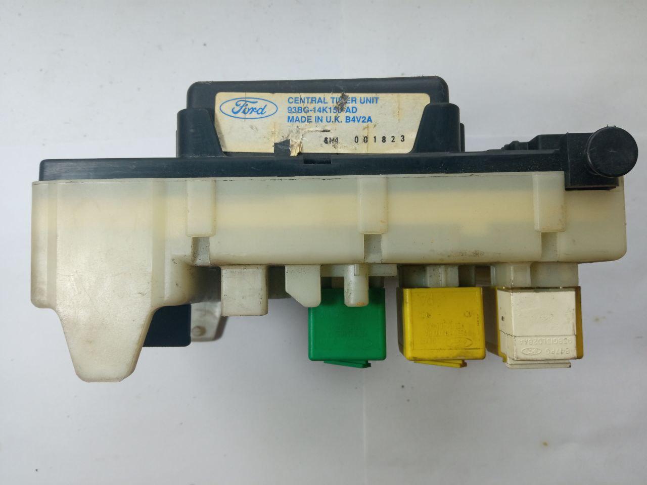 Блок запобіжників Ford Mondeo-1.6L 93BG14K150AD B4V2A