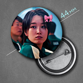 "Семі / Гравець 380 (Гра в кальмара 2 / Squid Game 2)" значок круглий на булавці Ø44 мм