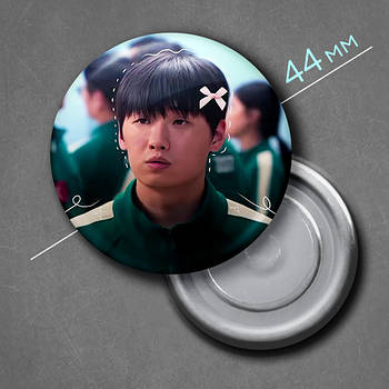 "Мінсу / Гравець 125 (Гра в кальмара 2 / Squid Game 2)" магніт круглий Ø44 мм