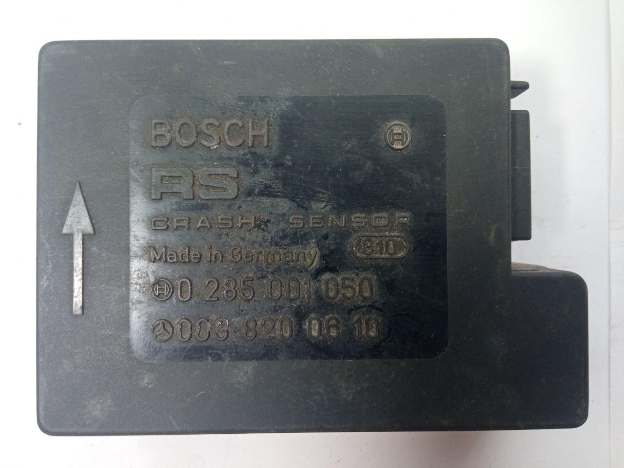 Електронний блок керування Bosch 0 285 001 050 / Mercedes 003 820 0610 MB-124
