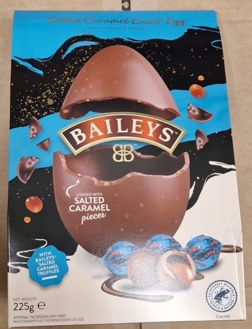 Шоколадне яйце з цукерками Baileys 225 г.