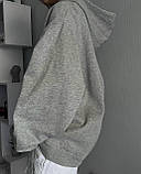 Подовжене худі жіноче оверсайз тринитка на флісі з глибоким капюшоном із написом на грудях 42-46 48-52, фото 6