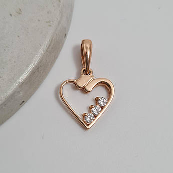 Підвіска із золота сердечко з трьома білими фіанітами
