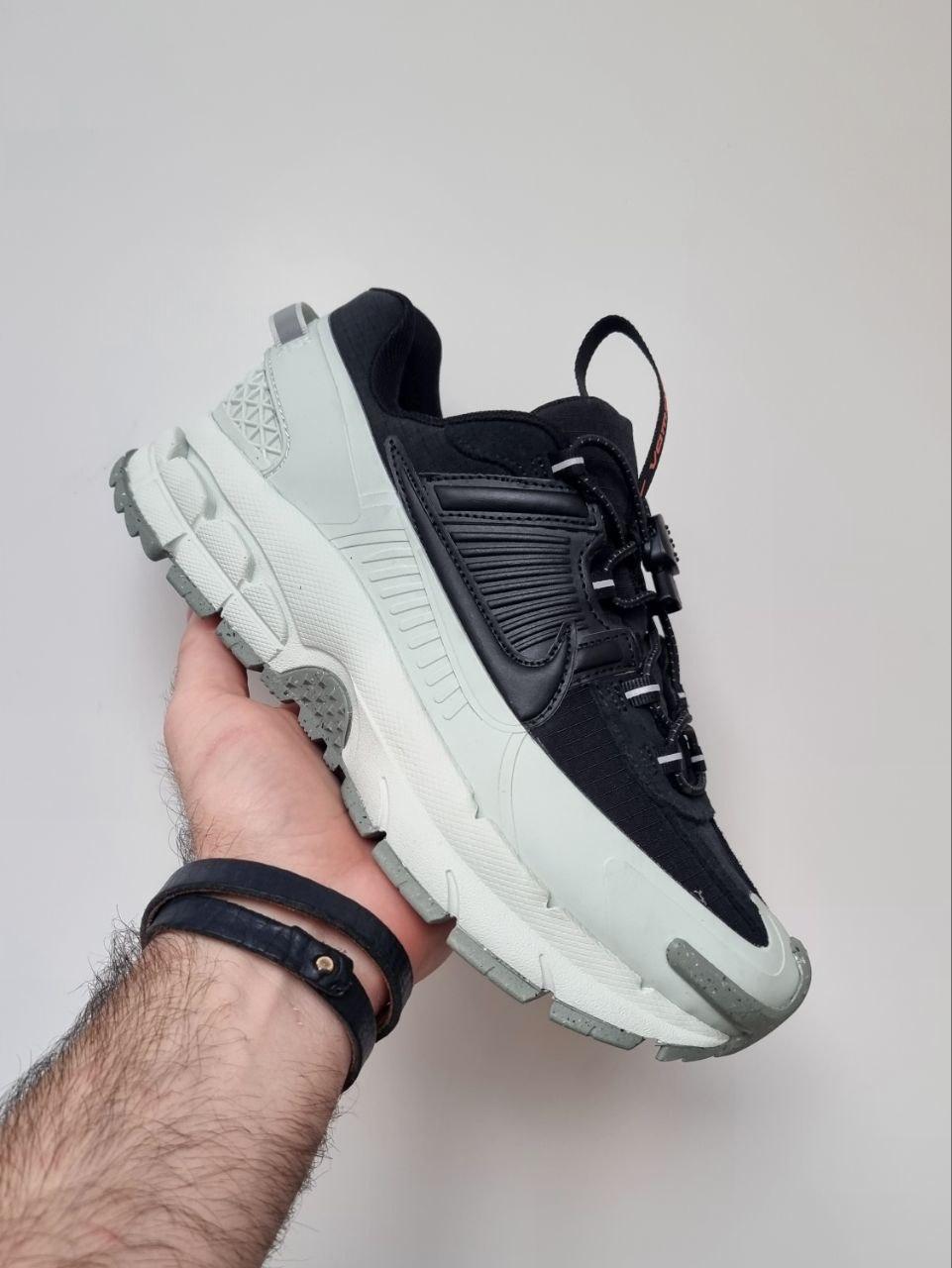 Чоловічі Кросівки Nike Zoom Vomero Roam Black White Grey / Найк Зум Вомеро Роум Чорні з Білим та Сірим