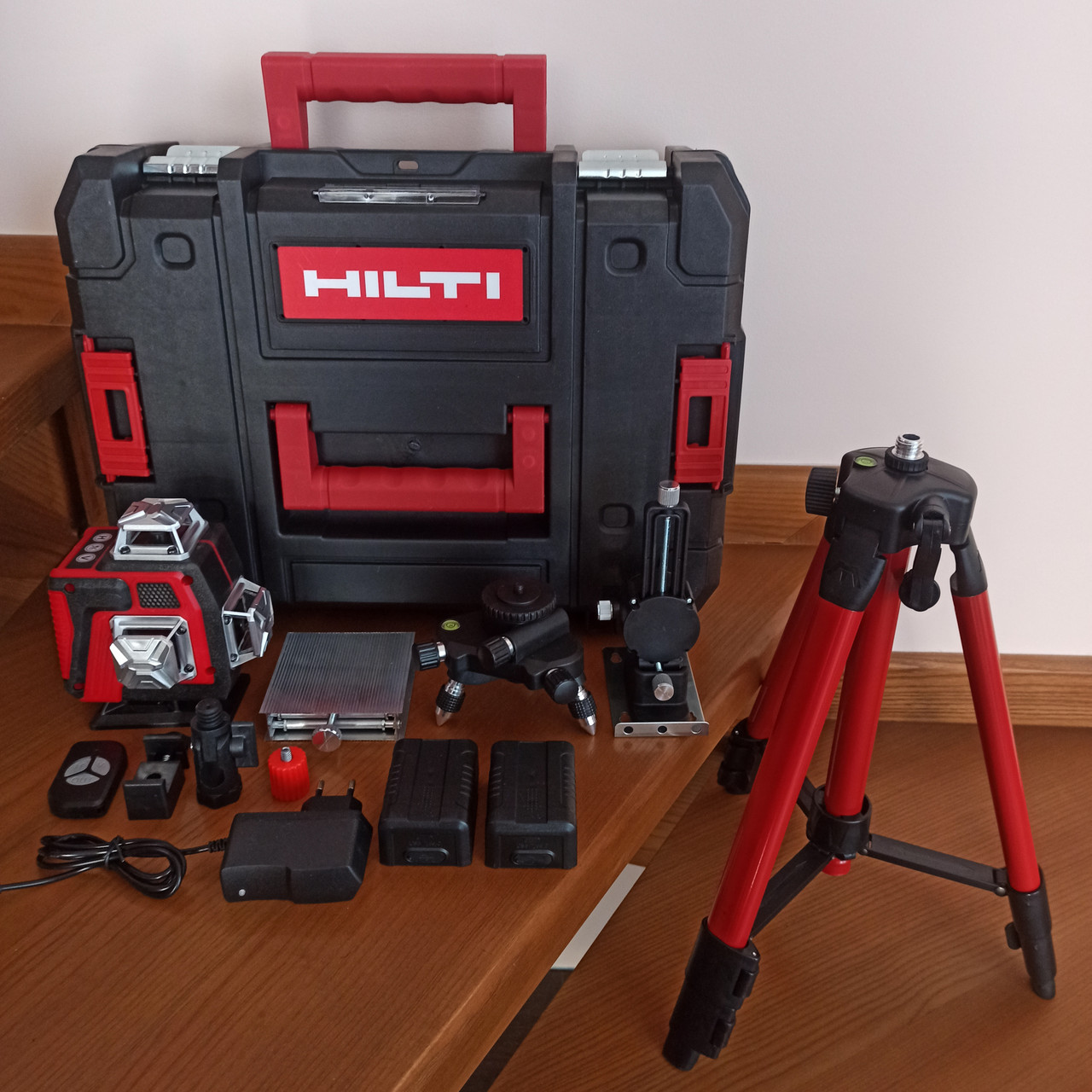 Лазерний рівень Hilti 4D 16 ліній
