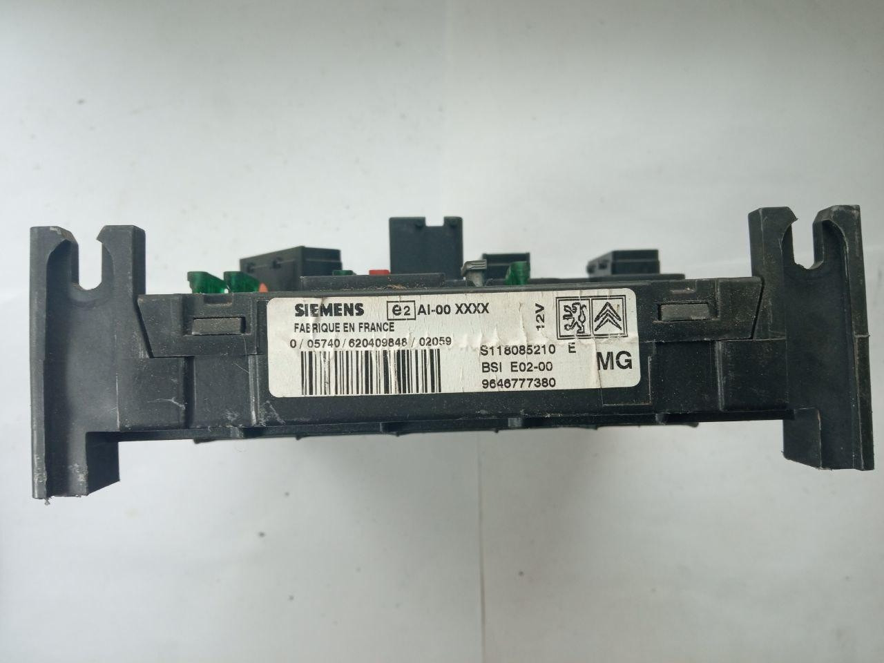 Електронний блок запобіжників Siemens S118085210E BS1 E02-00 / 9646777380 MG Peugeot 106 2002 Bj Bensin