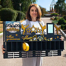 Медальниця Карате. Тримач для медалей. Медальниця для каратиста. Медальниця з відділами для поясів.