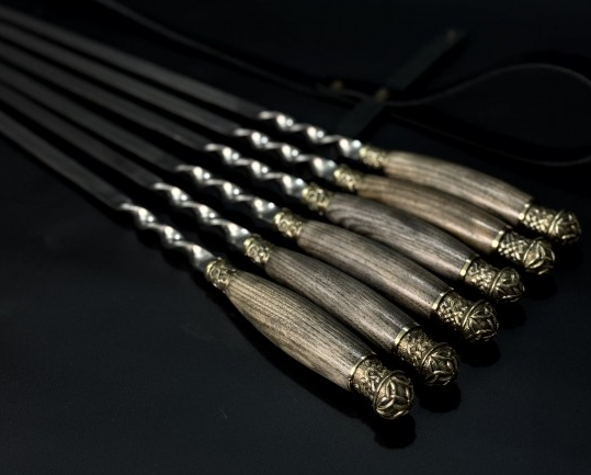 Набір шампурів "Класика" з декоративною рукояттю в сагайдаку з щільної натуральної шкіри, фото 1