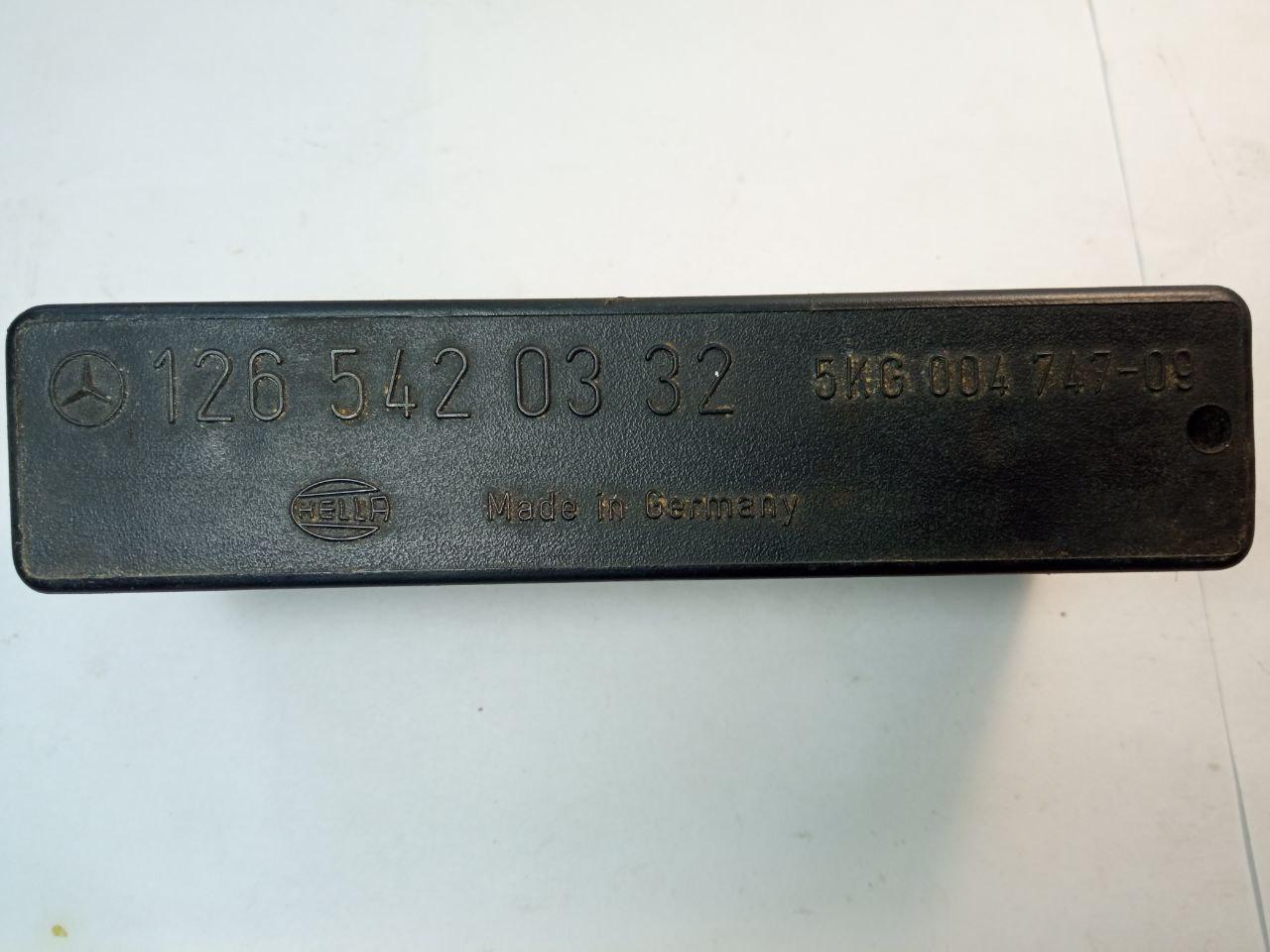 Блок керування світлом Mercedes 126 542 03 32/ 5KG 004 747-09 MB124E DISEL