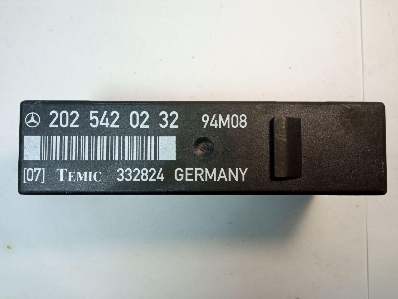 Блок керування світлом Mercedes 202 542 02 32/ 94M08 Temic 332824 (07) MB C180