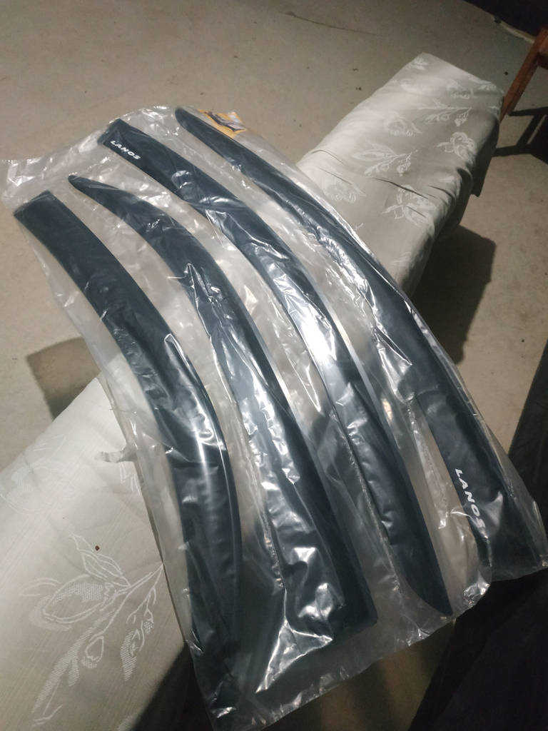 Ветровики Деу ЛАНОС Дефлекторы окон на DAEWOO LANOS SENS на скотче ТЮНИНГ ( 4 шт) - фото покупателей 1